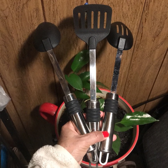 ONEIDAS STAINLESS KITCHEN UTENSILS (SET OF 3) - Picture 9 of 11